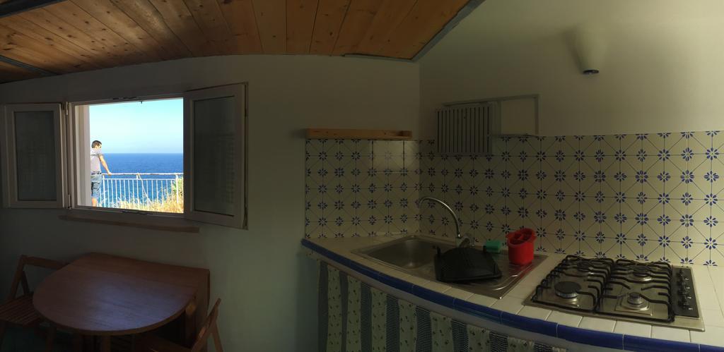 Apartamento Raffaele Ponza Habitación foto